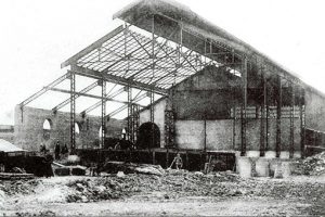 Construction en 1926 de l'usine métallurgique des Ancizes
